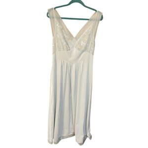 Vintage Vanity Fair Light Blue sheer Chemise nightgown with embroidery size 40